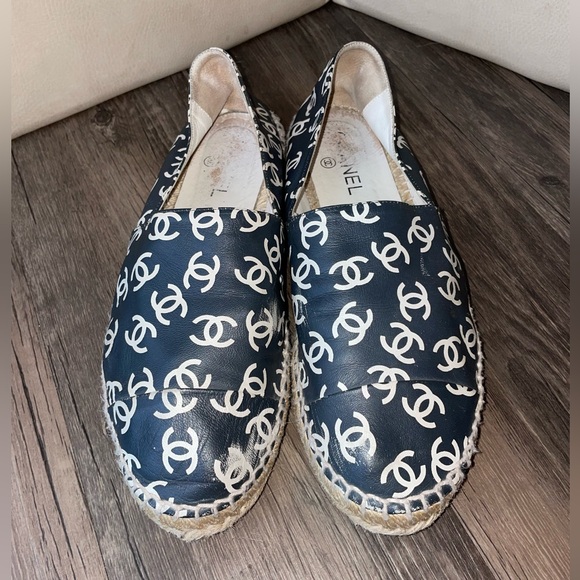 Chanel Lambskin Logo Espadrilles Navy Size 41 - Picture 2 of 8